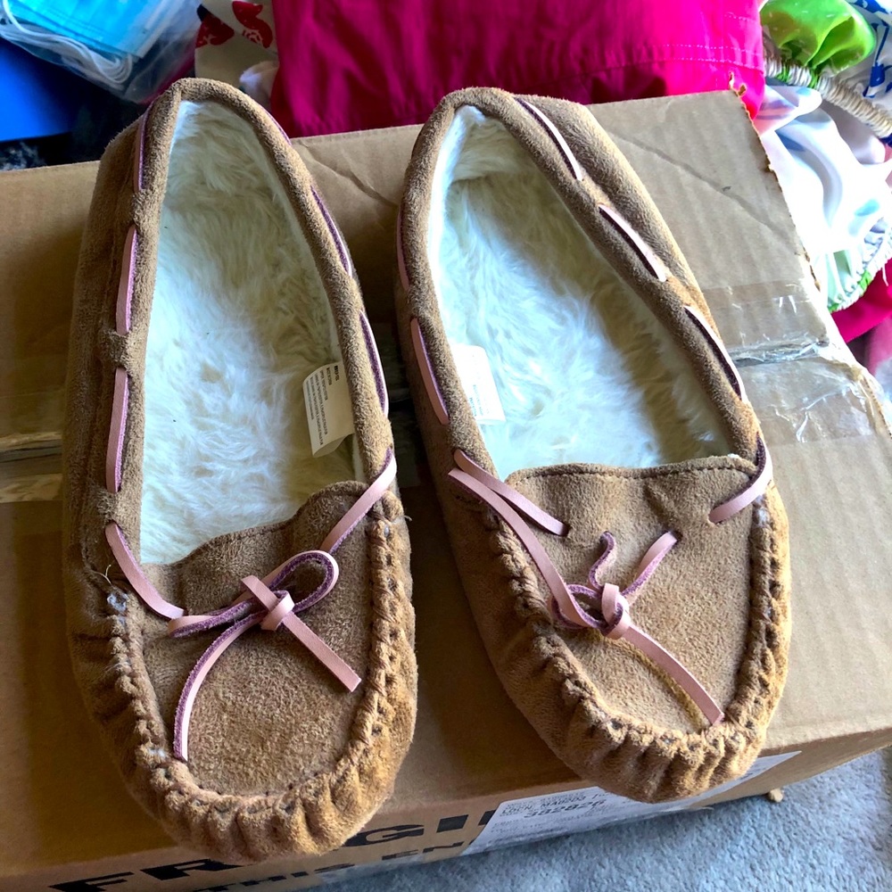 Moccasin slippers